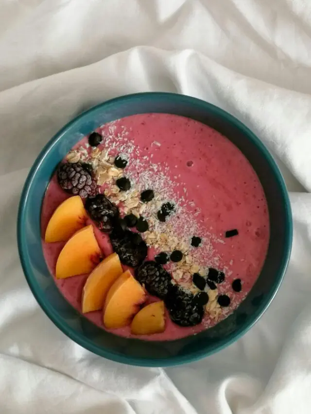 6 Warm Breakfast Smoothies To Power Your Winter Mornings