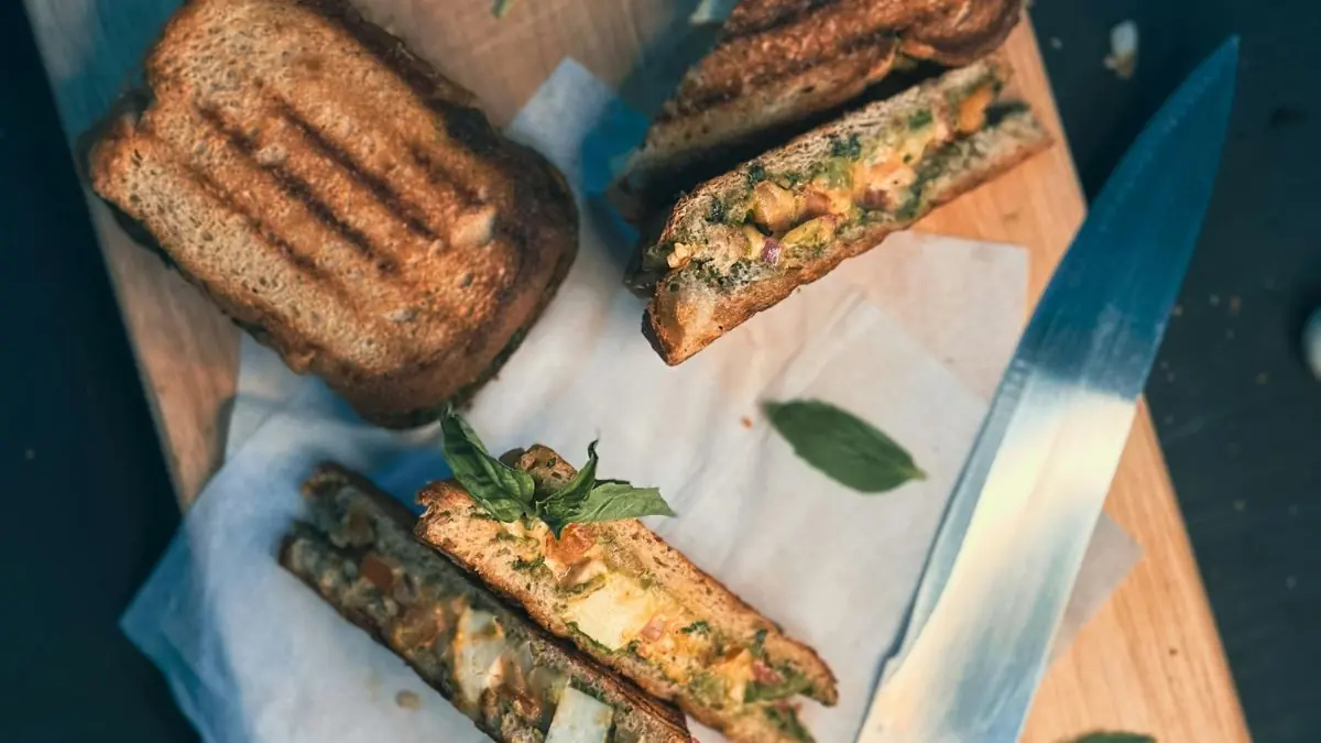 How to Make Café-Style Grilled Sandwiches Using A Sandwich Maker
